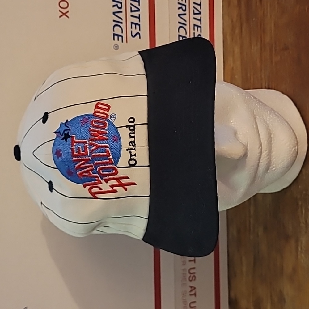 Orlando White and Black Hat
